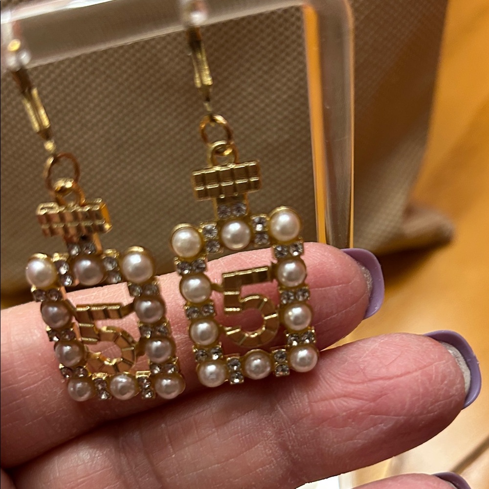 Chanel Inspired Gold Pearl Crystal Number 5 Pendant - Picture 2 of 3